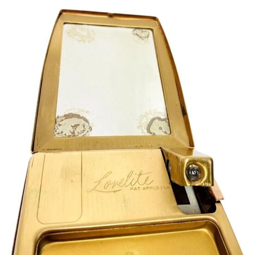 LOVELITE Lighted Makeup Compact Mid Century Original Case Gold Toned Flower READ